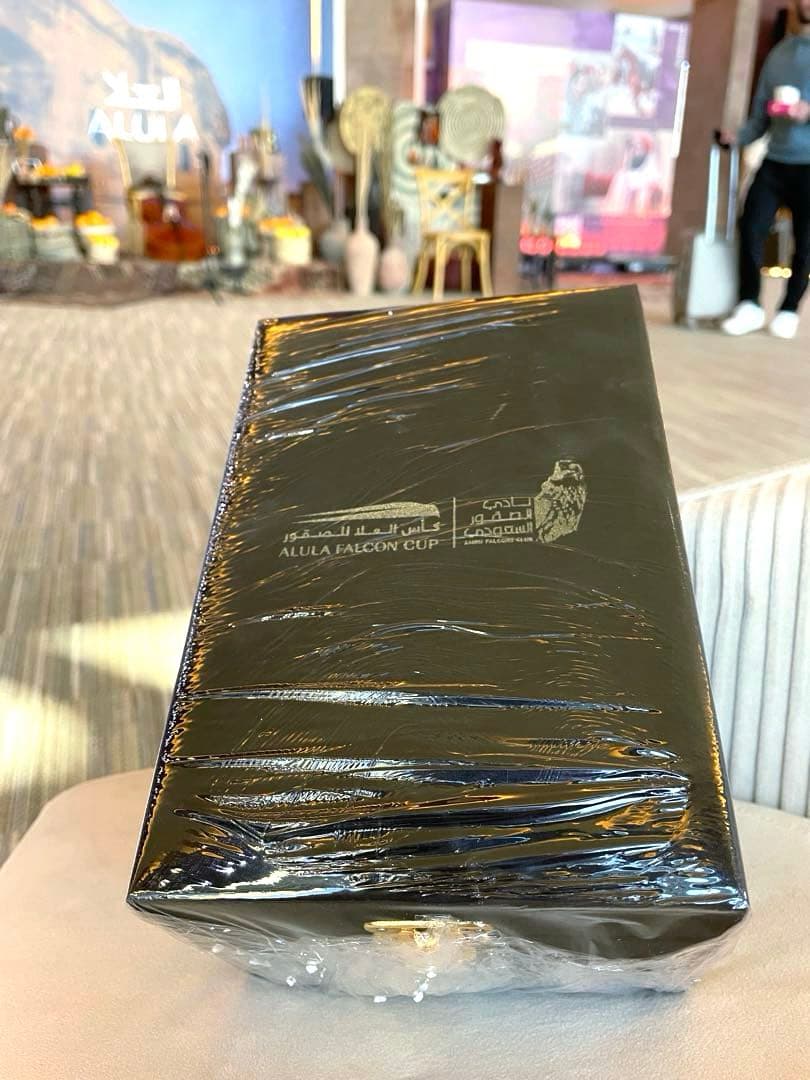 サウジアラビア アルウラ ALULA ファルコンカップ 記念品 ①開封済み