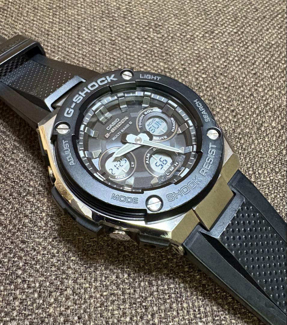 CASIO G-SHOCK GST-W300　電波ソーラー