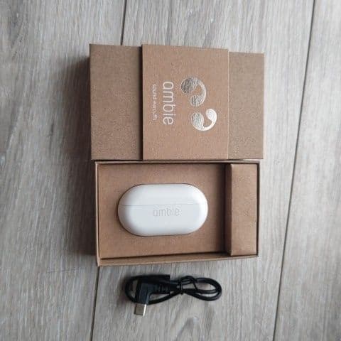 ヘッドホン ambie SOUND EARCUFFS