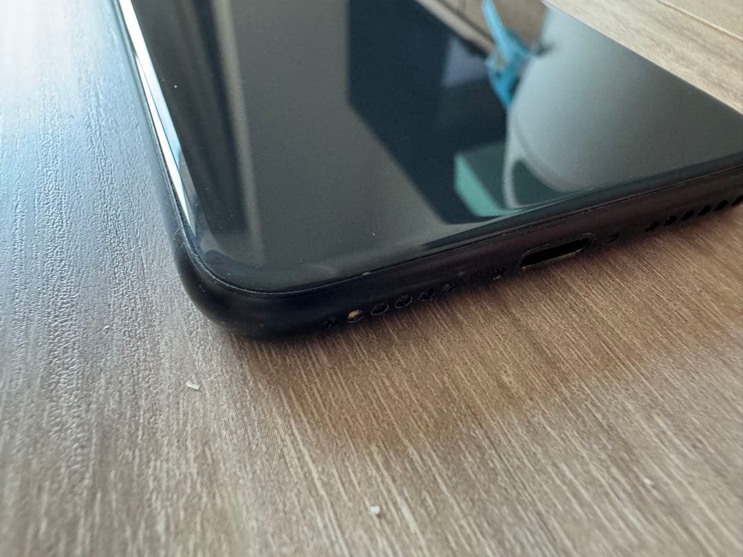 Apple iPhone SE (第2世代) ブラック 64GB