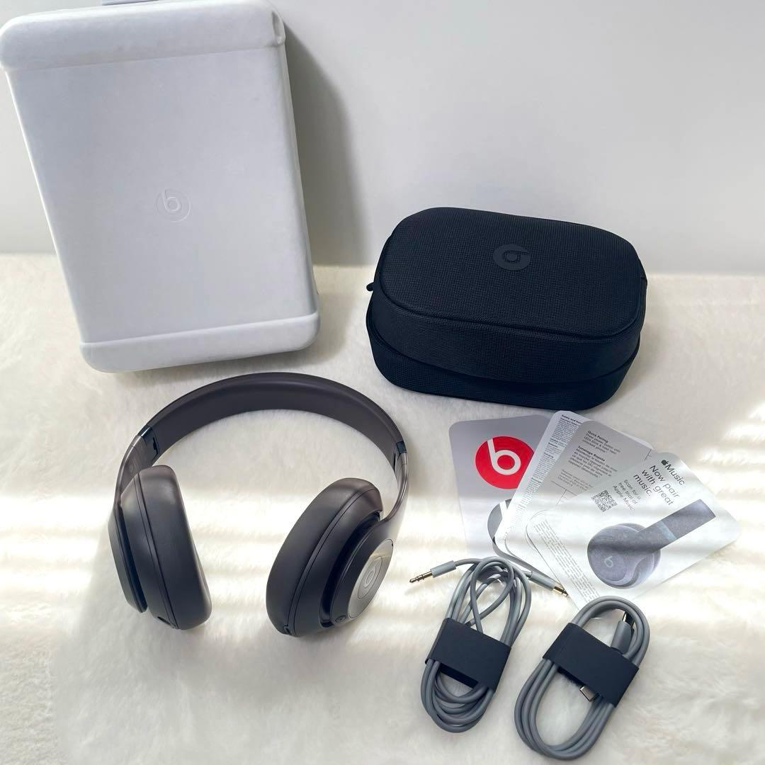 美品　Beats Studio Pro ワイヤレスヘッドフォン ディープブラウン