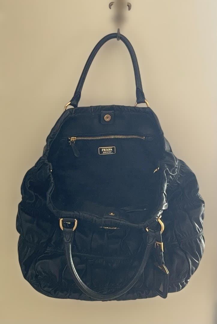 ✨最終✨美品✨️PRADA レザーバッグ ブラック　ギャザー