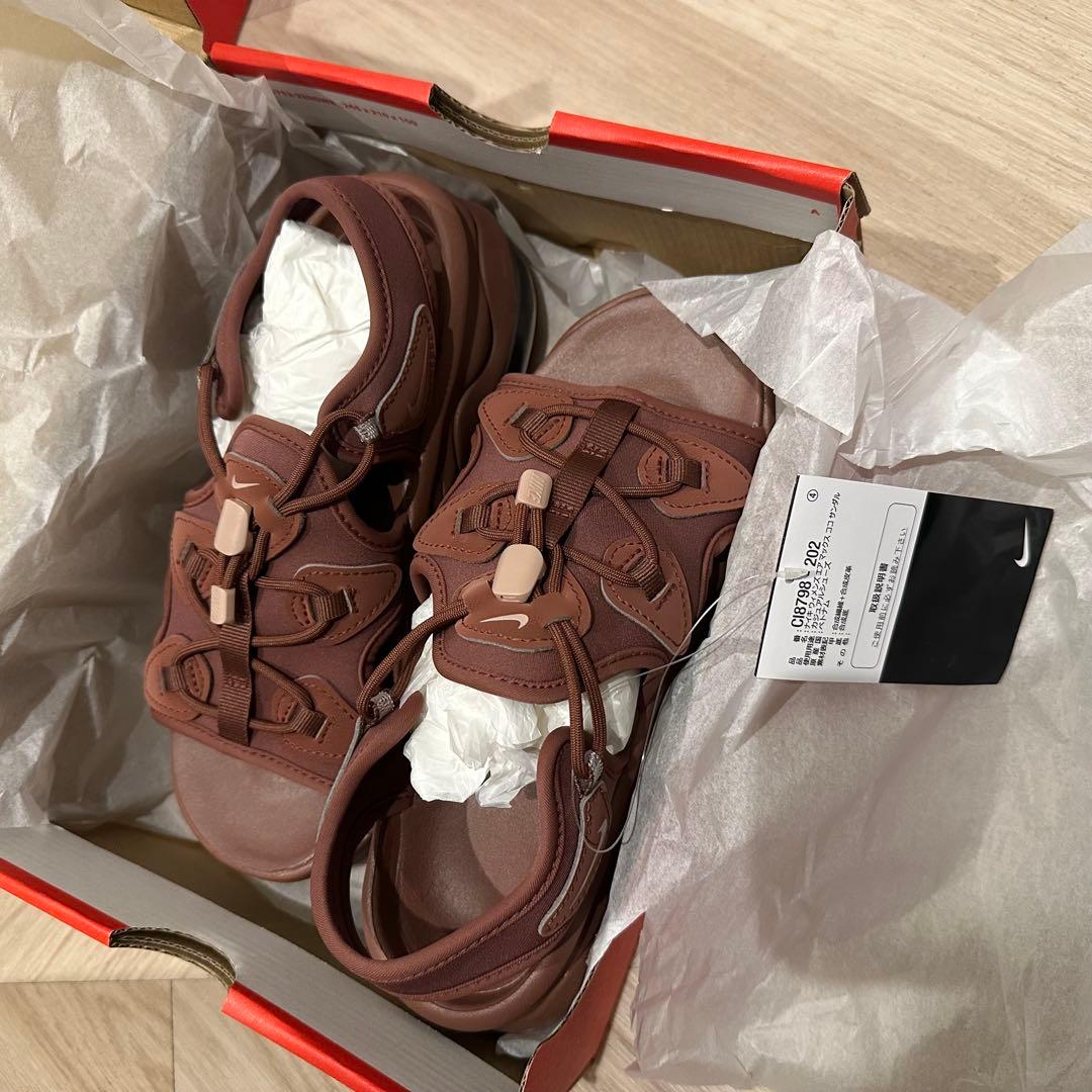 新品未使用　Nike スポーツサンダル エアマックスココサンダルレッドセピア