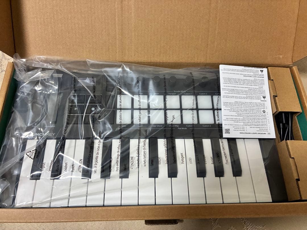 NOVATION LAUNCHKEY MINI 25 Mk4 MIDIキーボード