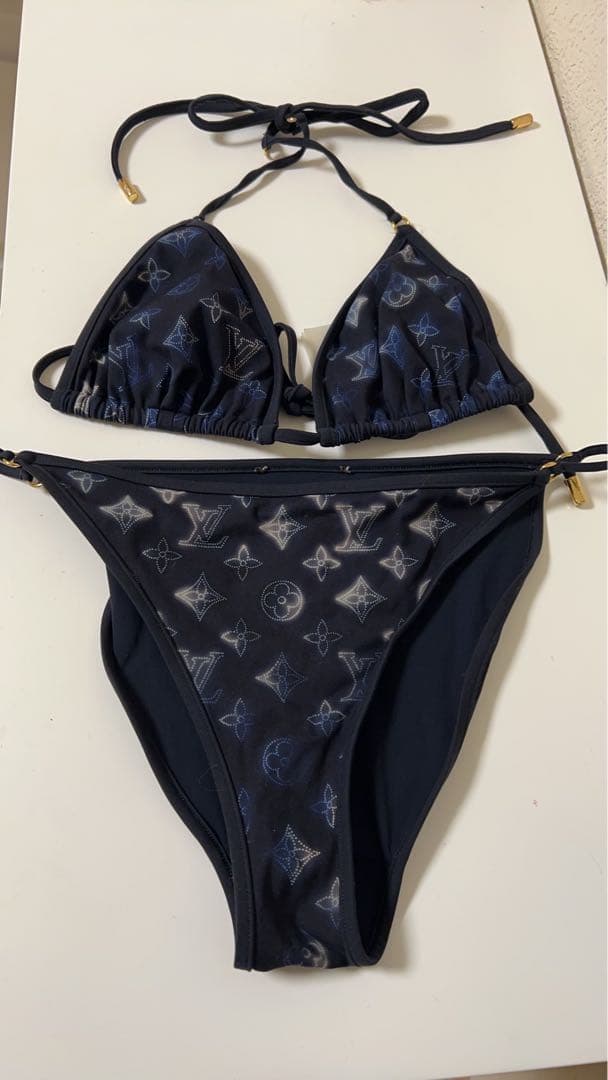 LOUIS VUITTON ビキニ ビトン　水着