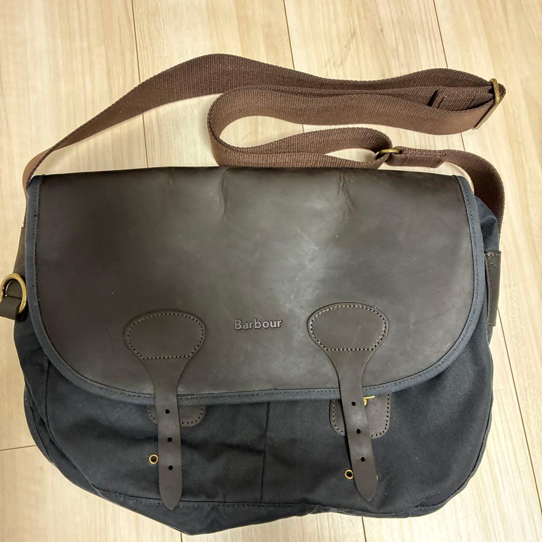 Barbour ショルダーバッグ 黒 レザー、キャンバス
