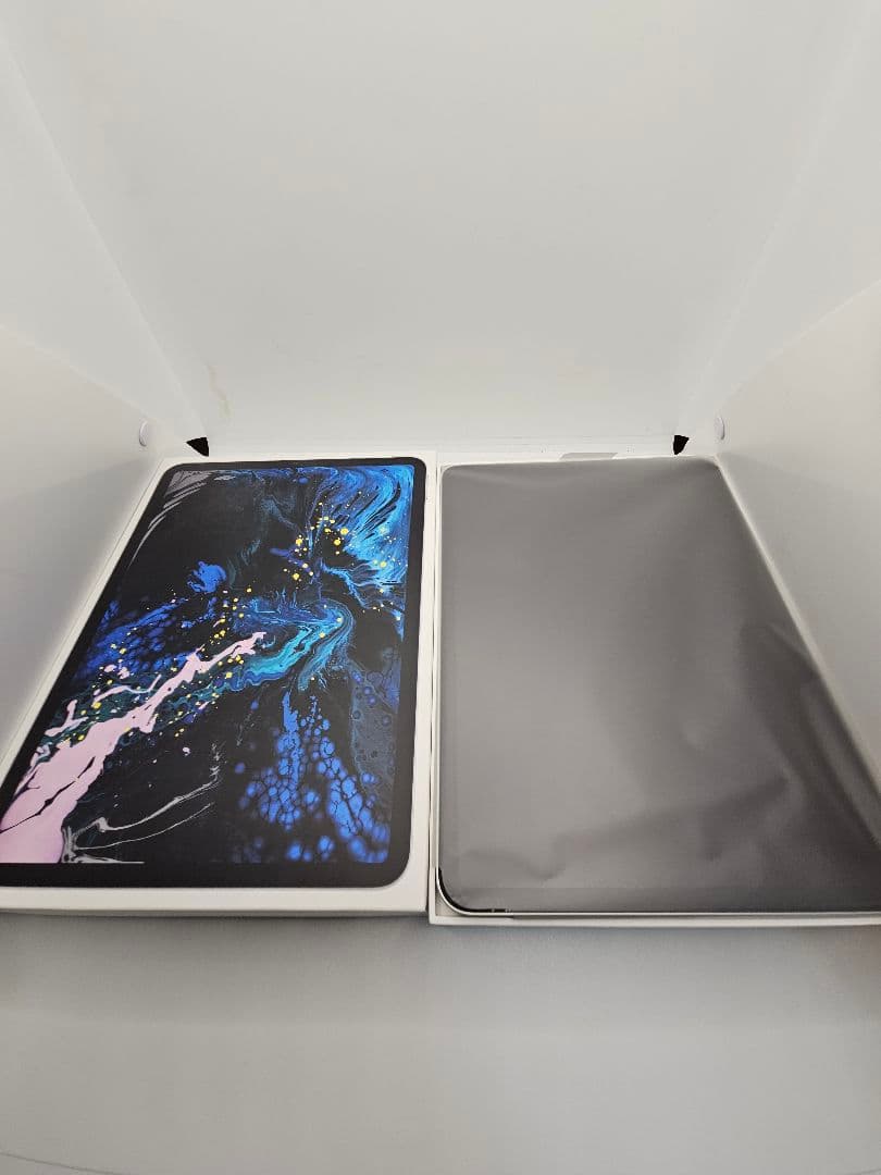 [美品] iPad pro 本体 充電ケーブル　カバー付き