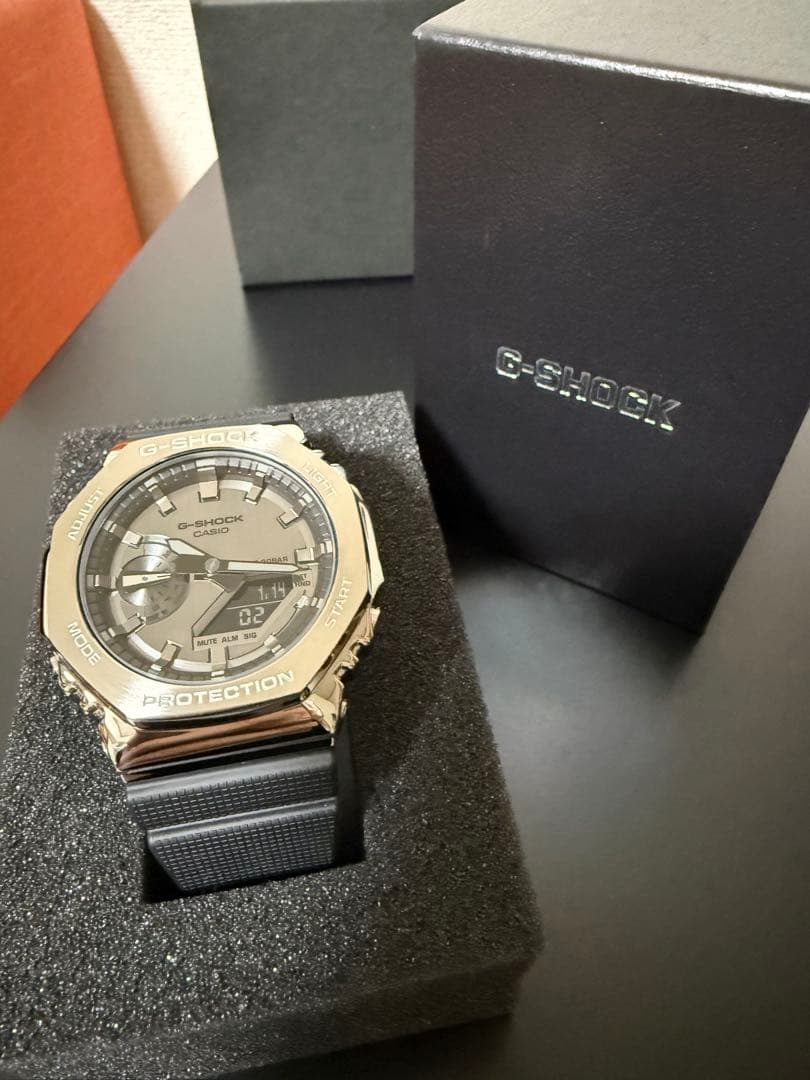 【美品】GーSHOCK 2100シリーズ/GM-2100-1AJF