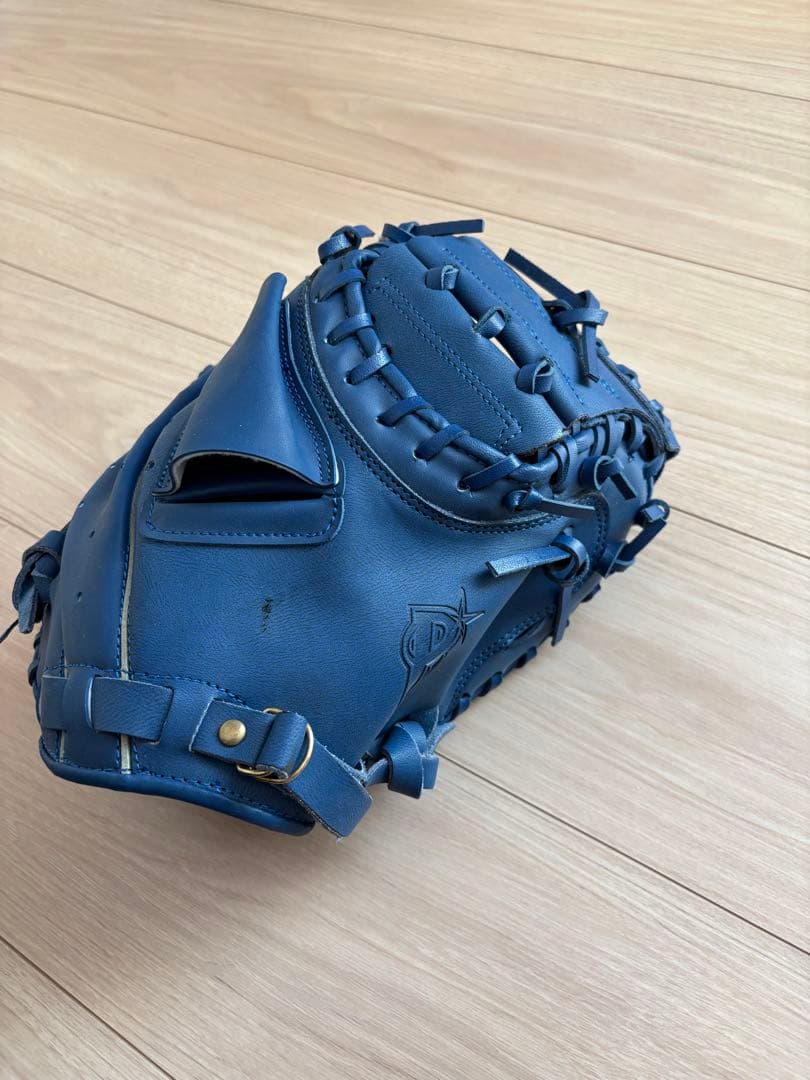 ベイスターズファンクラブ限定！キャッチャーミットとマスクのセット出品