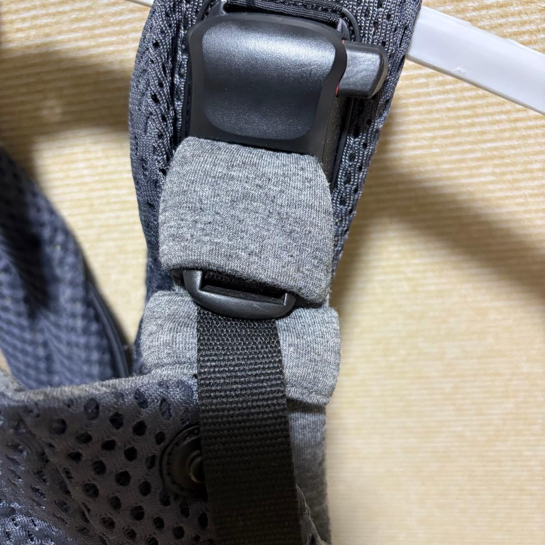 ベビービョルン ハーモニー ダークグレー メッシュ 抱っこ紐