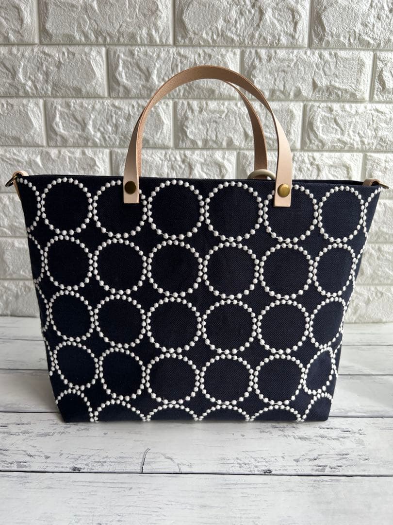 【848】ミナペルホネンタンバリントートバッグネイビー　持ち手ヌメ革製