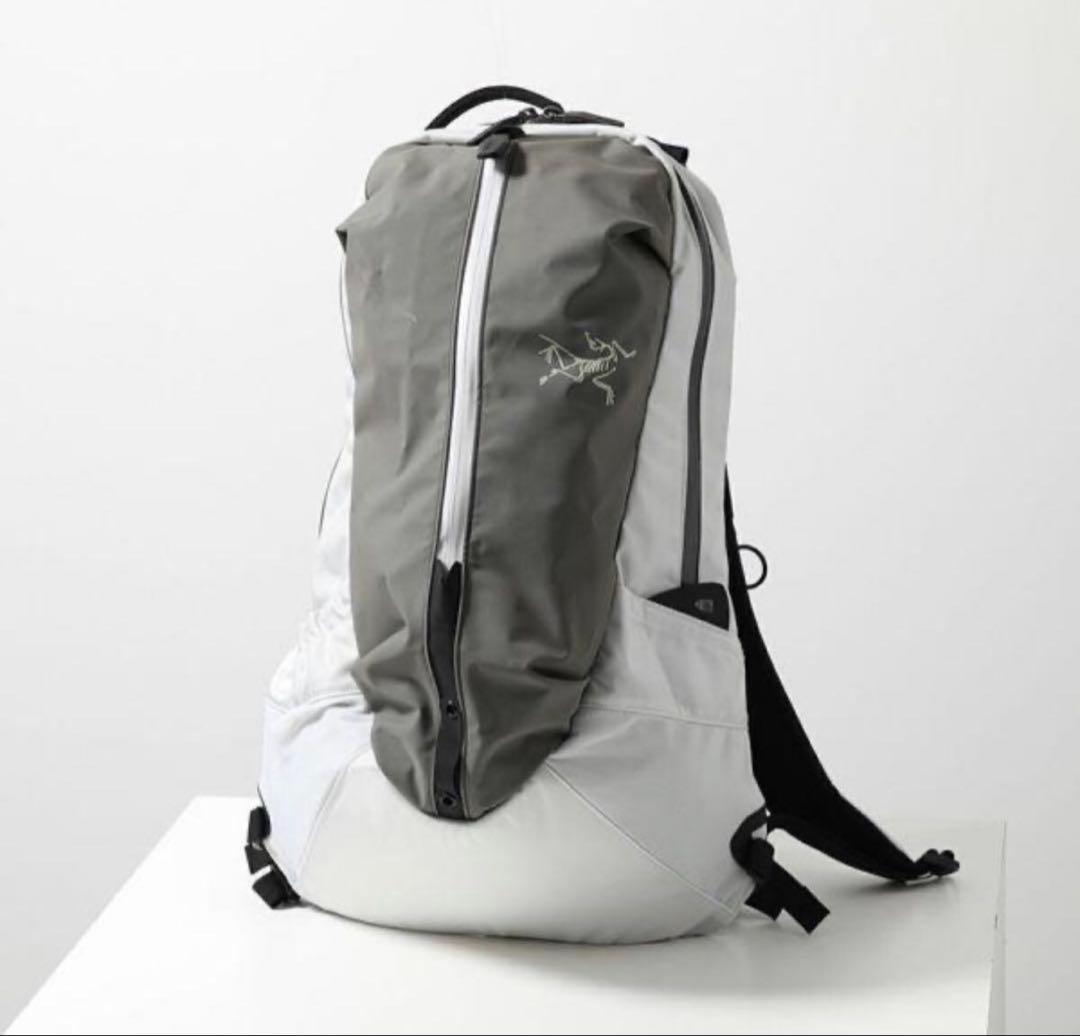 美品 アークテリクス ARC'TERYX アロー22 ホワイト グレー リュック