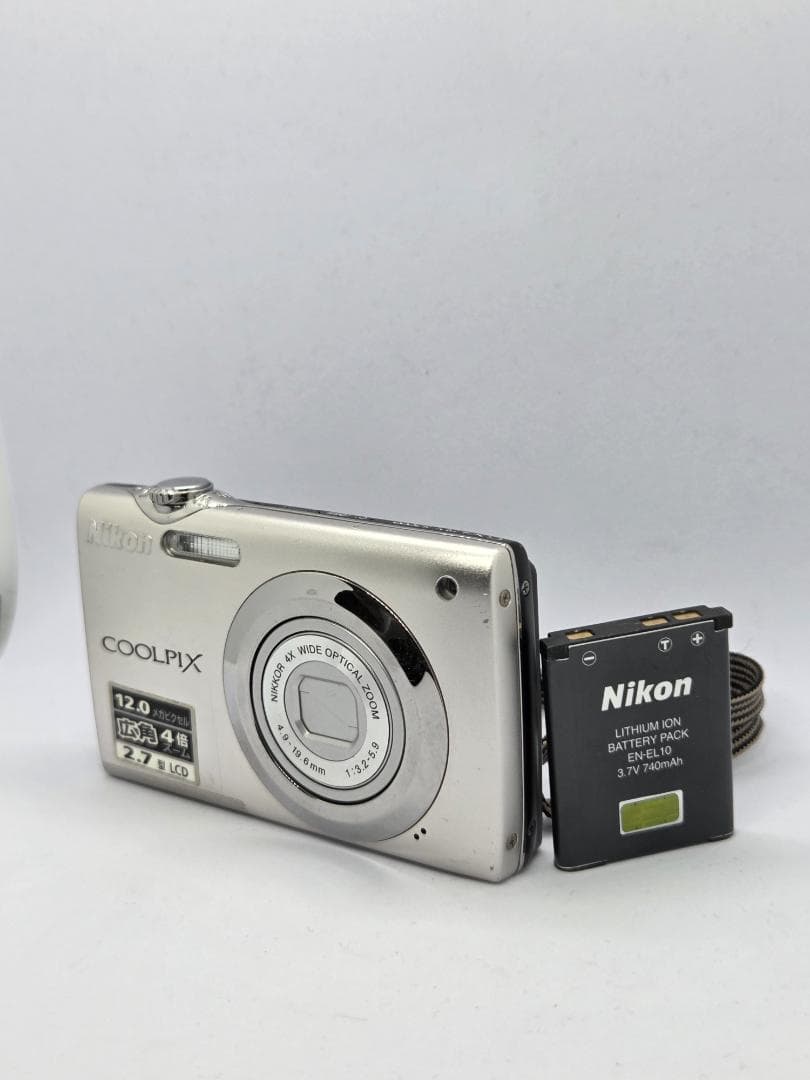 【スマホ転送OK】ニコン Nikon COOLPIX S3000 シルバー