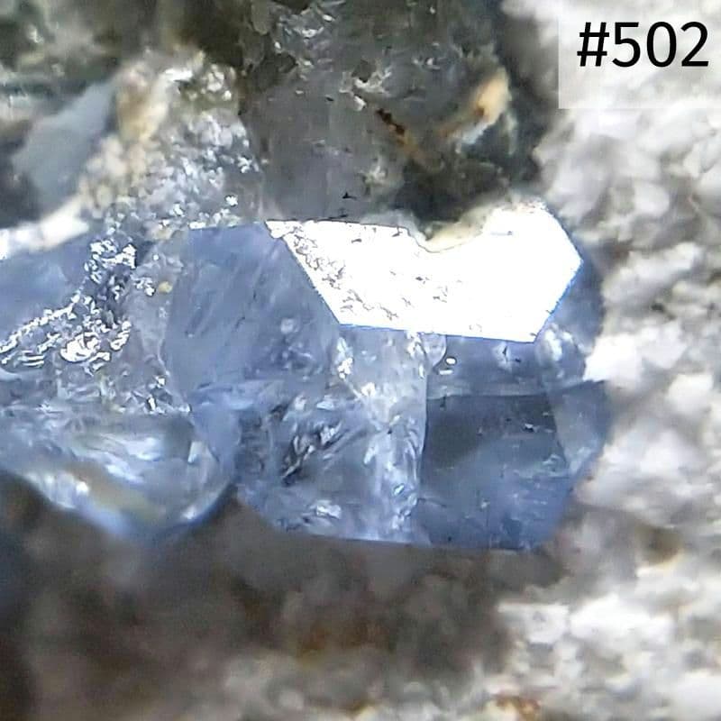 502 ベニトアイト クラスター ジョアキナイト 結晶 原石 母岩付き