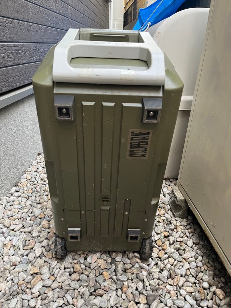 (h) マキタ　充電式保冷温庫　CW001G