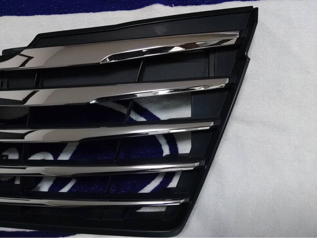 M900A ルーミーカスタム　フロントグリル