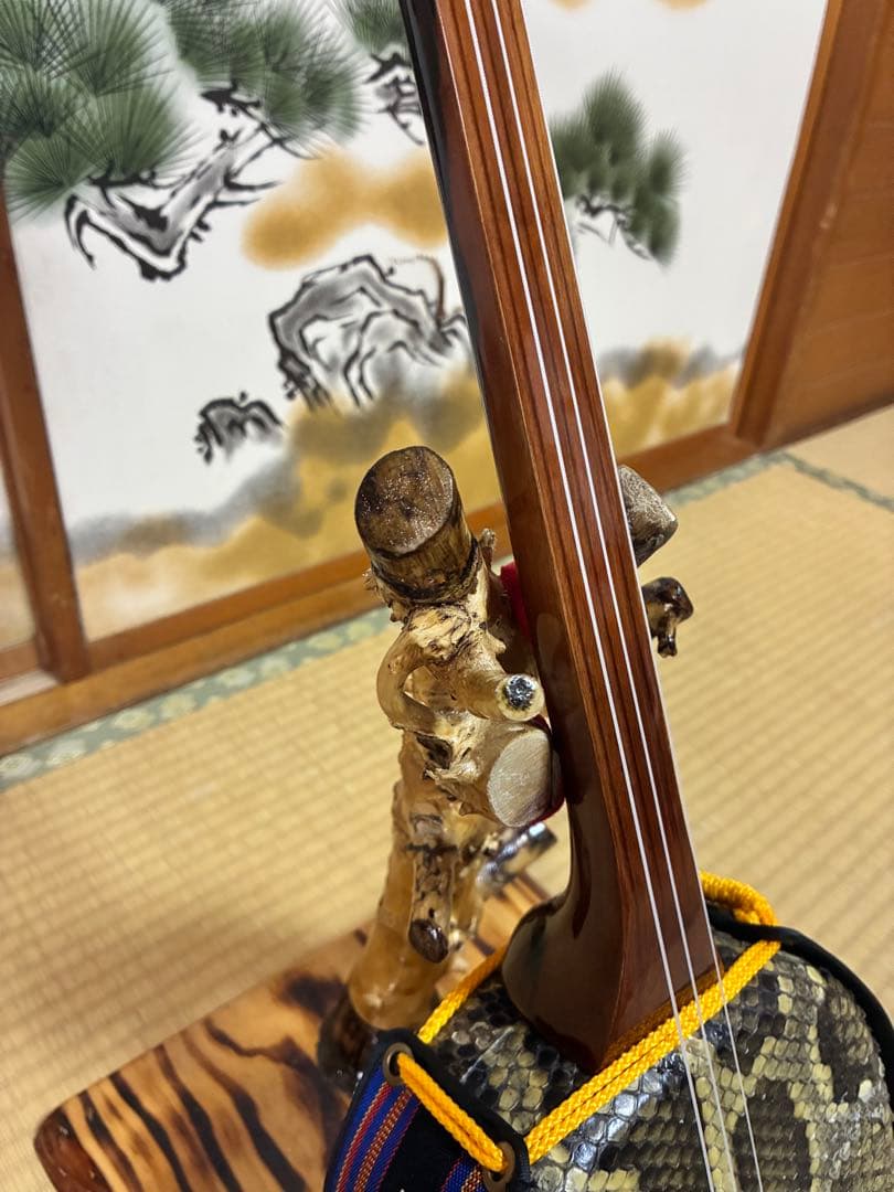 沖縄三線　エーマクルチ　本蛇皮一枚張り！