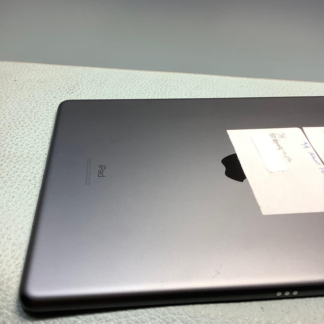 iPad 第8世代32G Wi-Fi バッテリー新品100%0回美品Gray