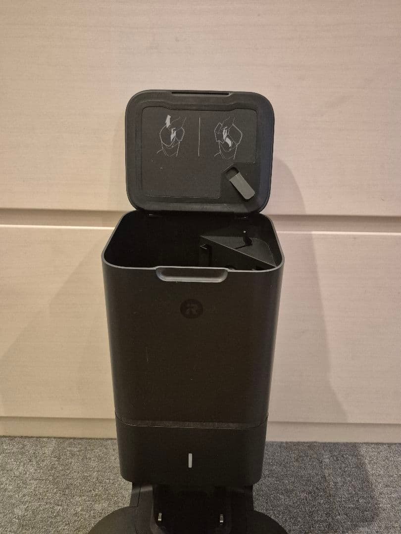 iRobotのルンバiシリーズ　クリーンベースのみ