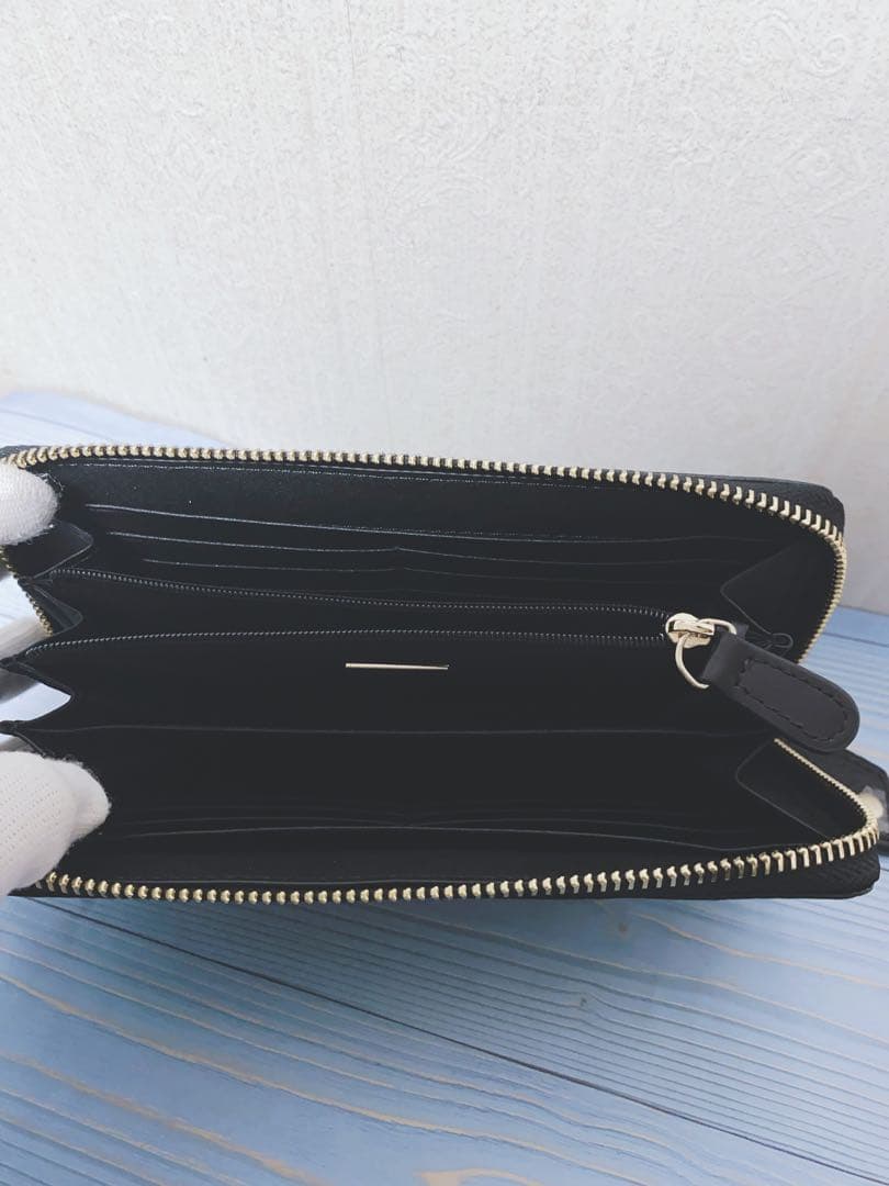 〔新品未使用〕　ヴィヴィアンウエストウッド　エンボス加工 ブラックレザー 長財布