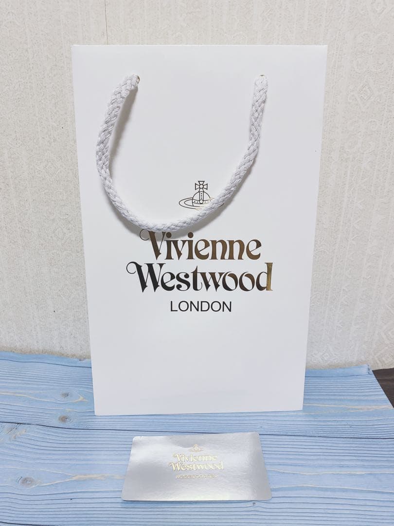 〔新品未使用〕　ヴィヴィアンウエストウッド　エンボス加工 ブラックレザー 長財布