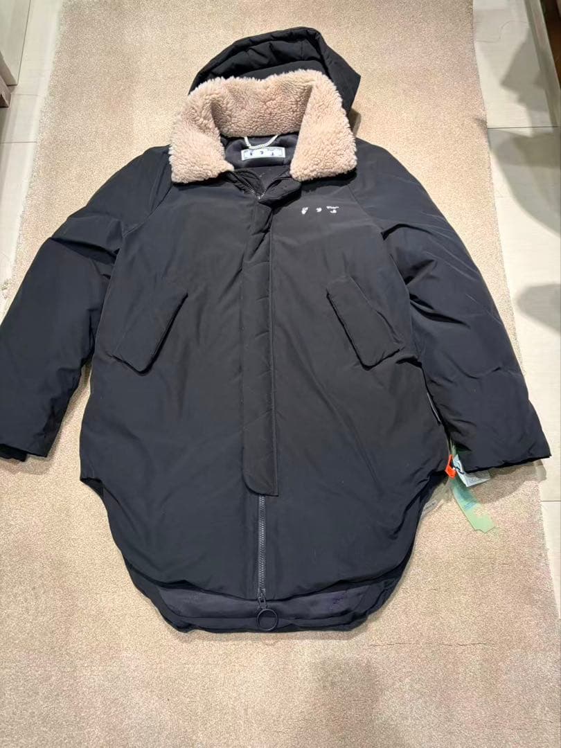 Off-White ブラック ダウンジャケット