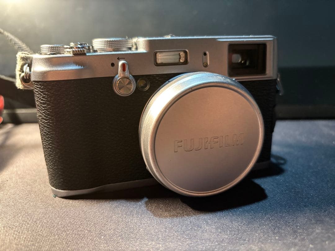 Fujifilm X100 フィルムカメラ