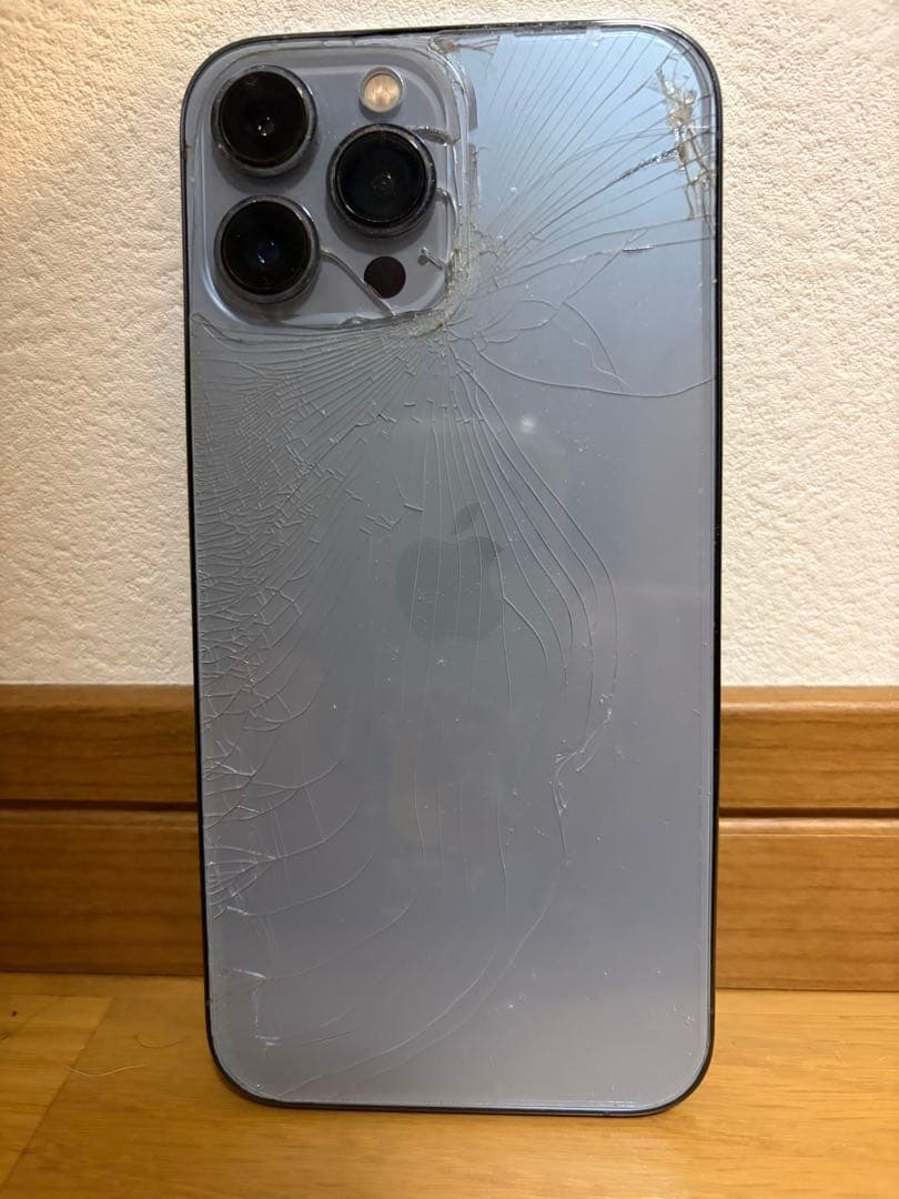 iPhone 13 Pro Max 256G 背面割れ
