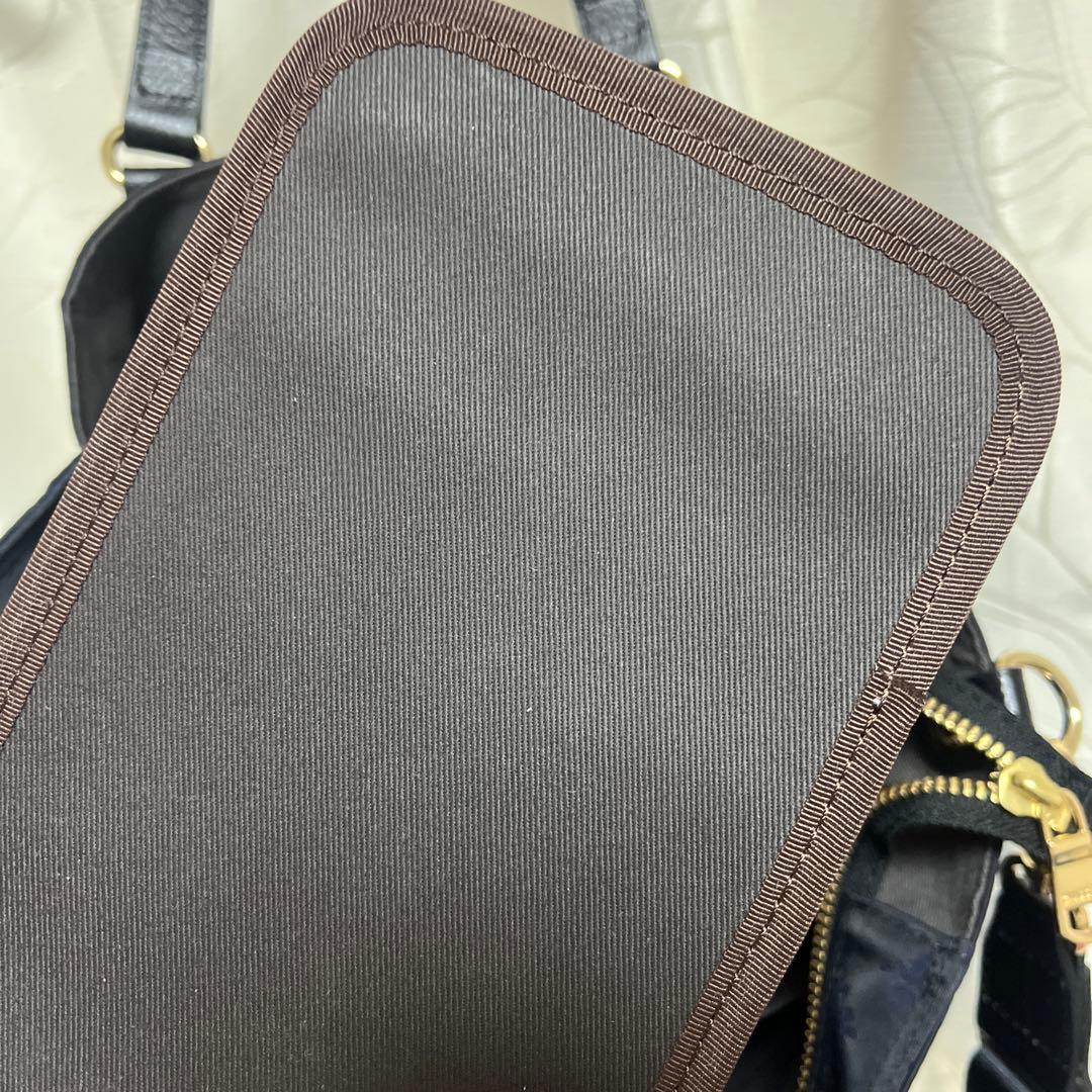 超美品ラシット 今期[B5サイズ対応］ポケット多数三層構造お仕事2wayバッグ