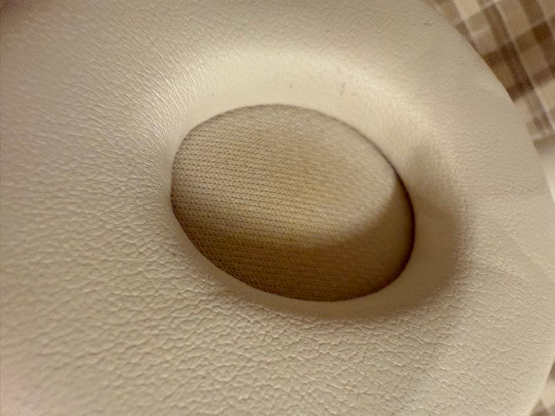 Beats SOLO PRO ノイズキャンセリングワイヤレスヘッドホン ホワイト