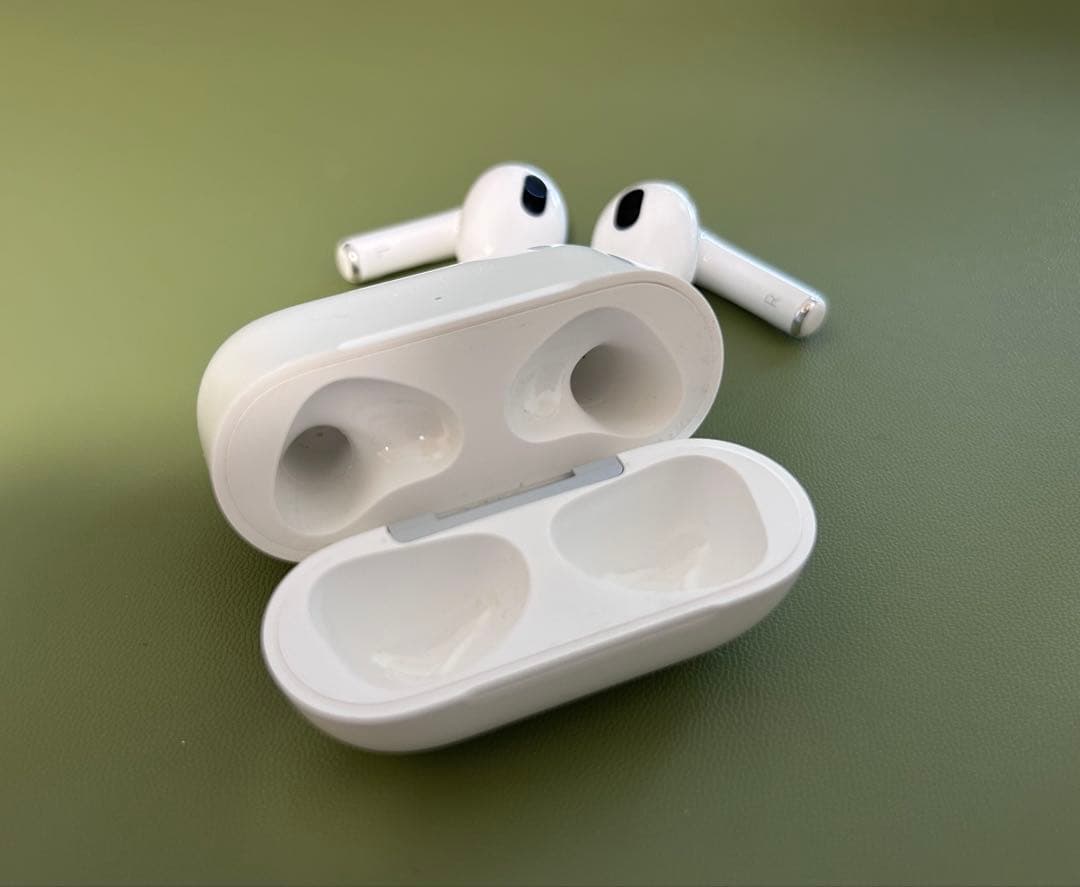 n*g様 AirPods3 本体 無線充電対応 ケース付け 美品
