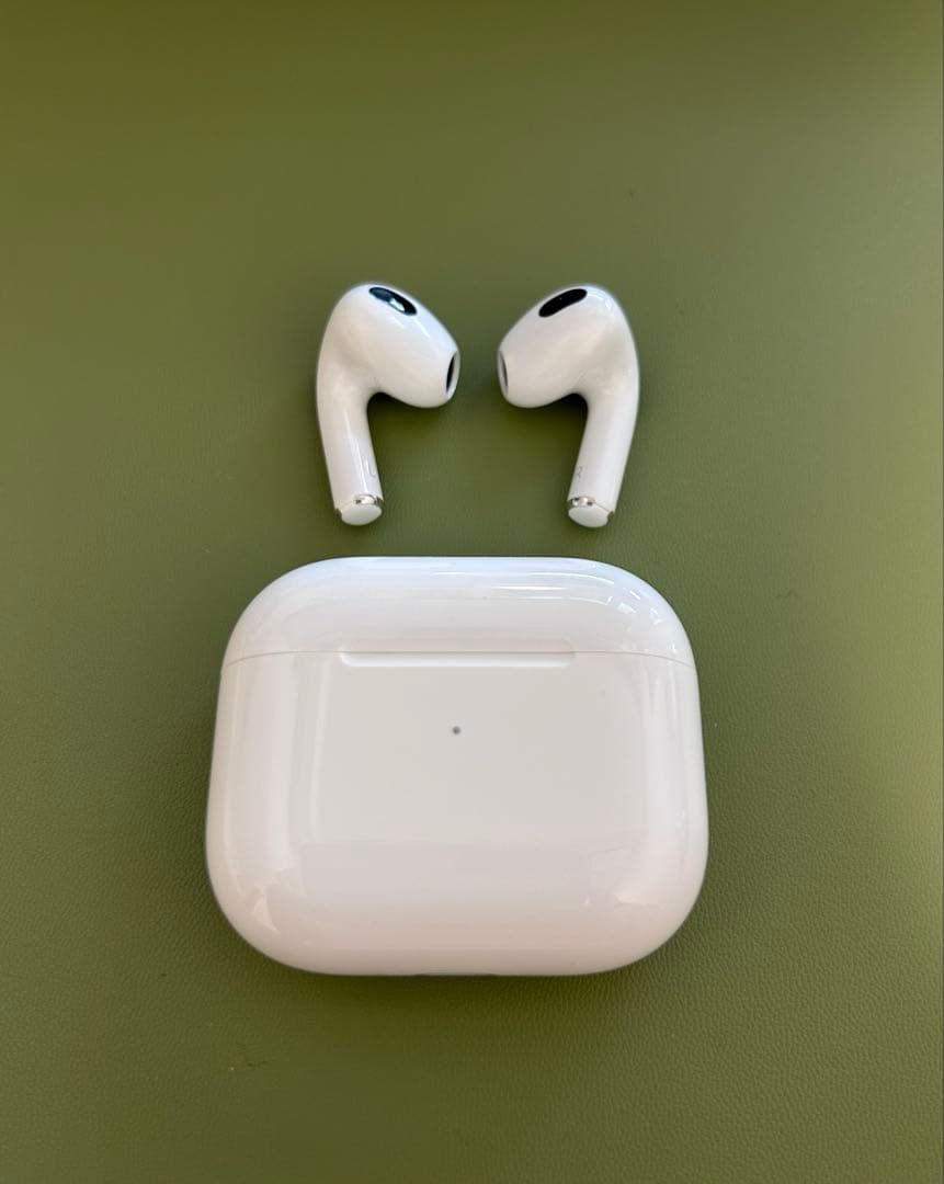 n*g様 AirPods3 本体 無線充電対応 ケース付け 美品