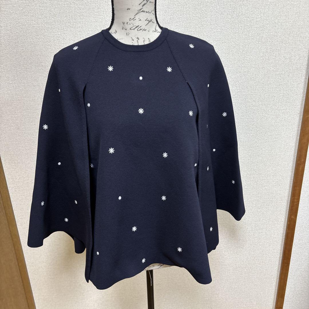 【極美品】ユナイテッドアローズ　エンブロイダリー　フラワー　ケープ　ニット　濃紺