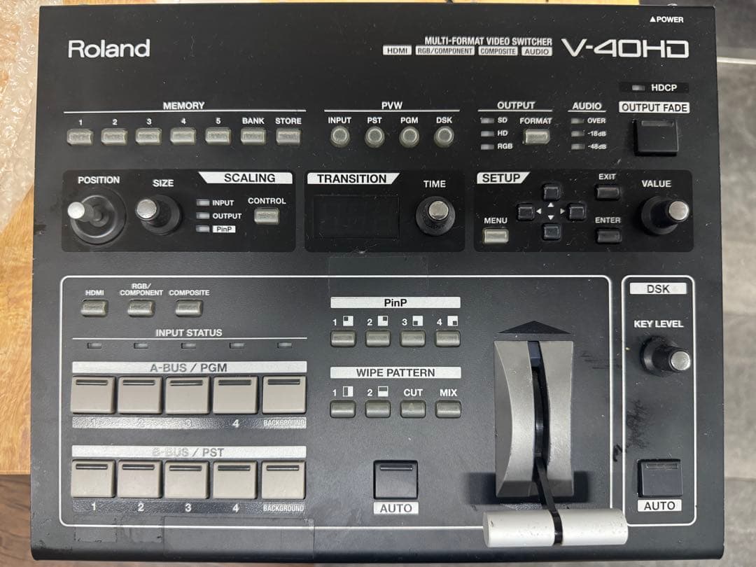Roland V-40HD マルチフォーマットビデオスイッチャー