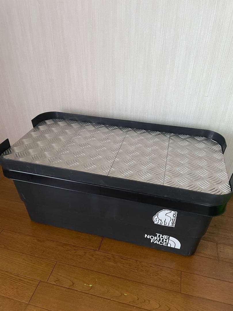 トランクカーゴ、テーブル、湯たんぽ、シュラフ、タープポール、風貌他　まとめ売り