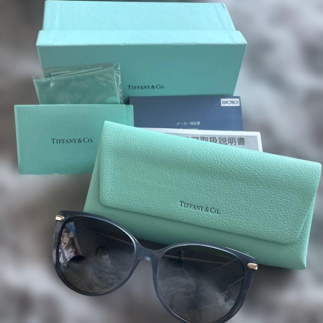 Tiffany & Co. ダークブルー サングラス