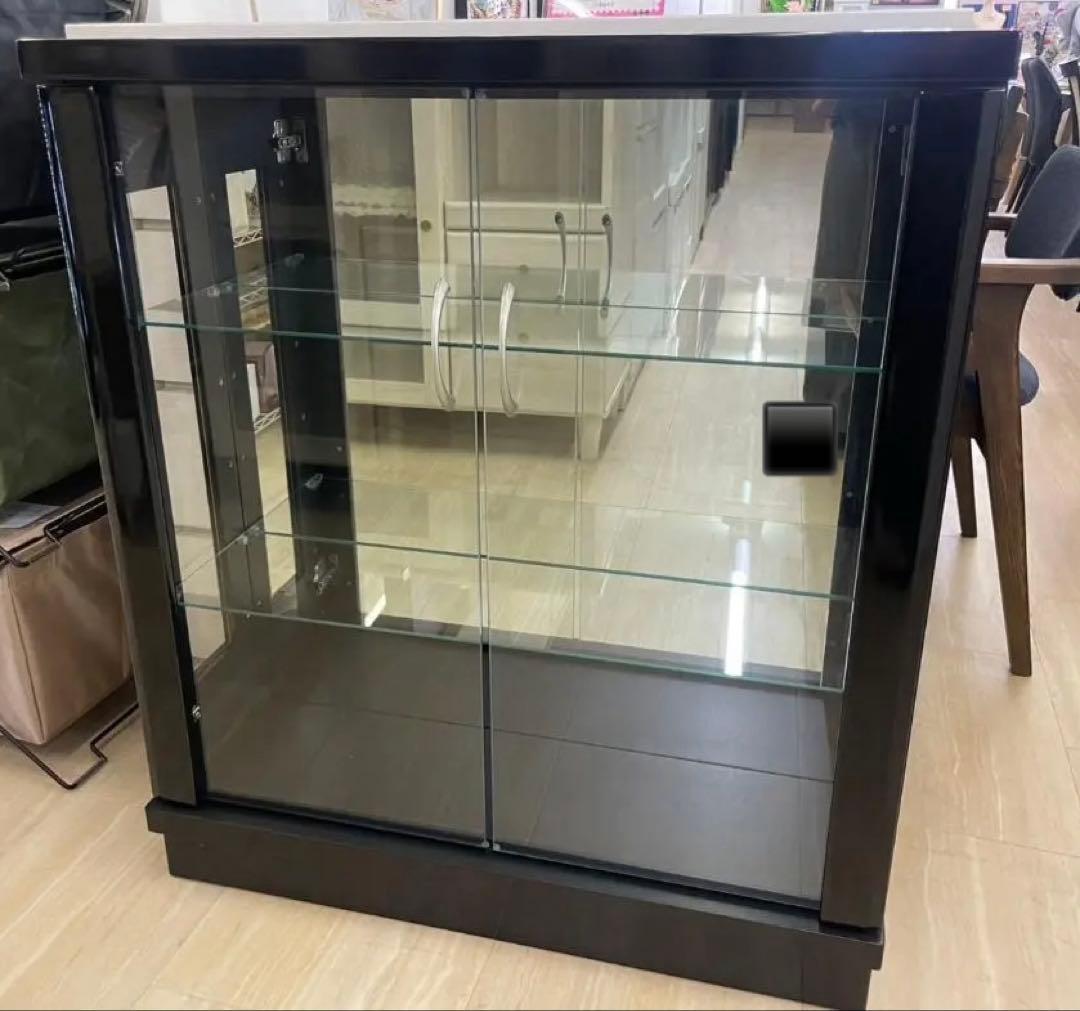 【完成品】　ショーケース　コレクションケース　ラック　棚　扉　飾り棚　ブラック