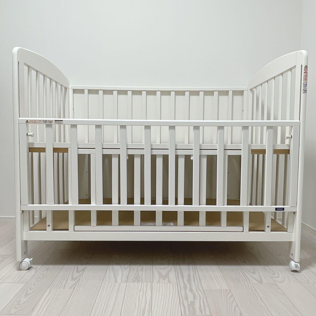 【カトージ】ベビーベッド/ホワイト/木製/ハイタイプ/説明書付き