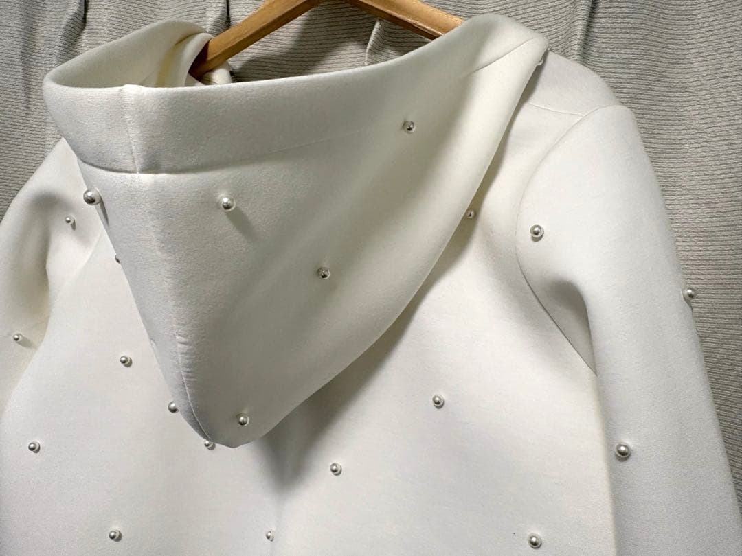 THE HANYコラボ 20th Chesty パール装飾フード付きパーカー