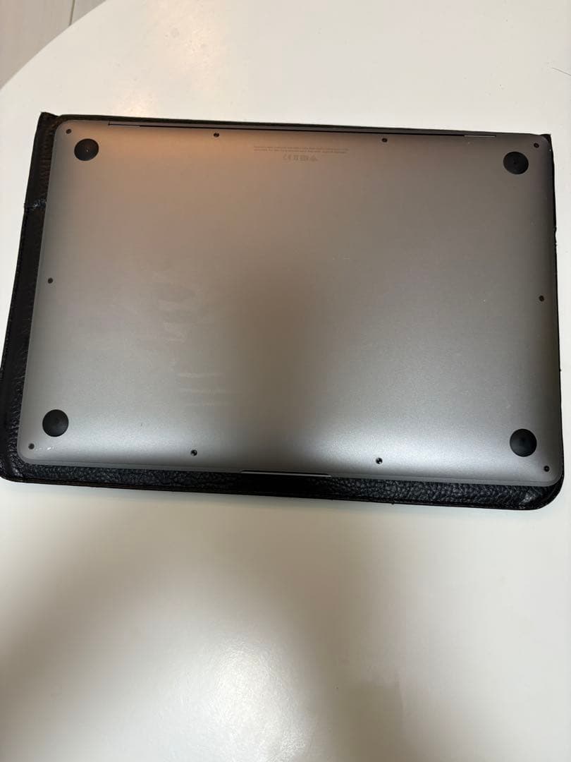 MacBook Air M1 8GB 本体