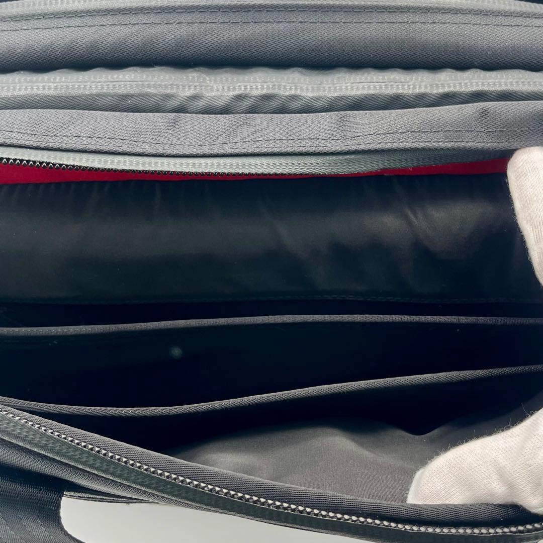 LAT56° ブリーフケース URBAN WARRIOR拡張型 13.3PC対応