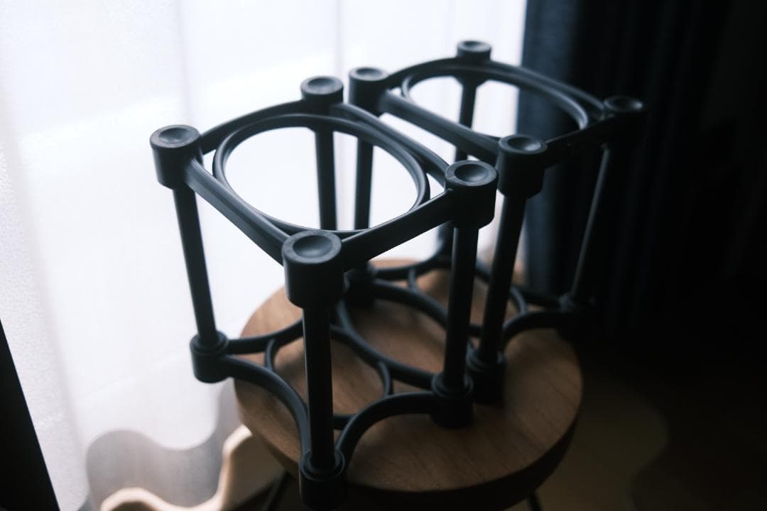 【山田】ISO Acoustics/ ISO-155 スピーカースタンド