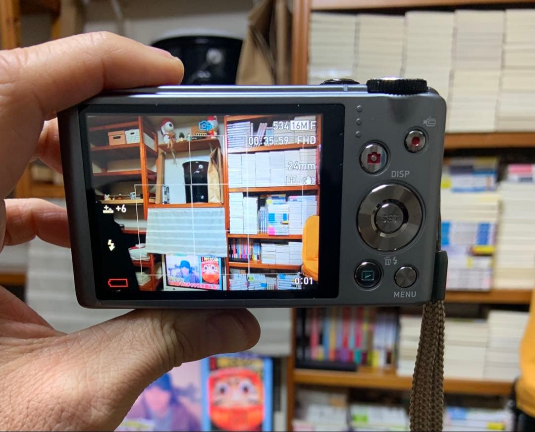 デジタルカメラ CASIO EZ-ZR400