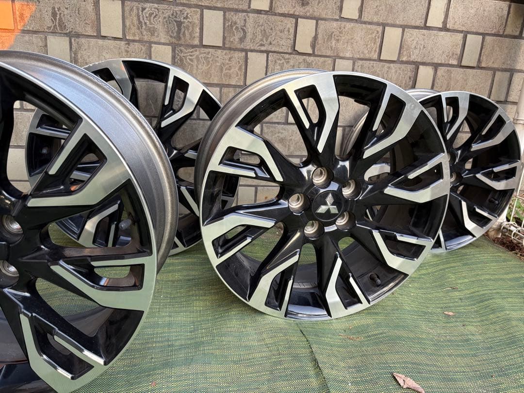 ②三菱アウトランダーphev18インチ ホイール 4本①②セット