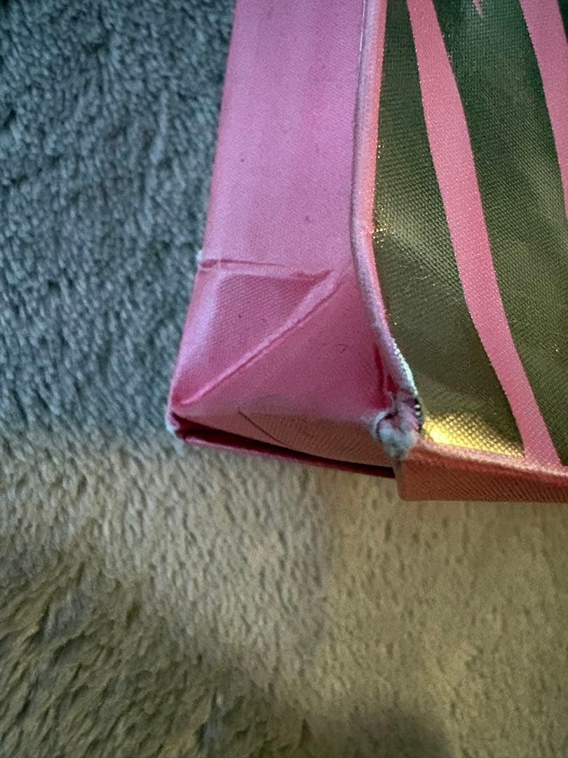 GUCCI トラ刺繍 ホワイトソックス