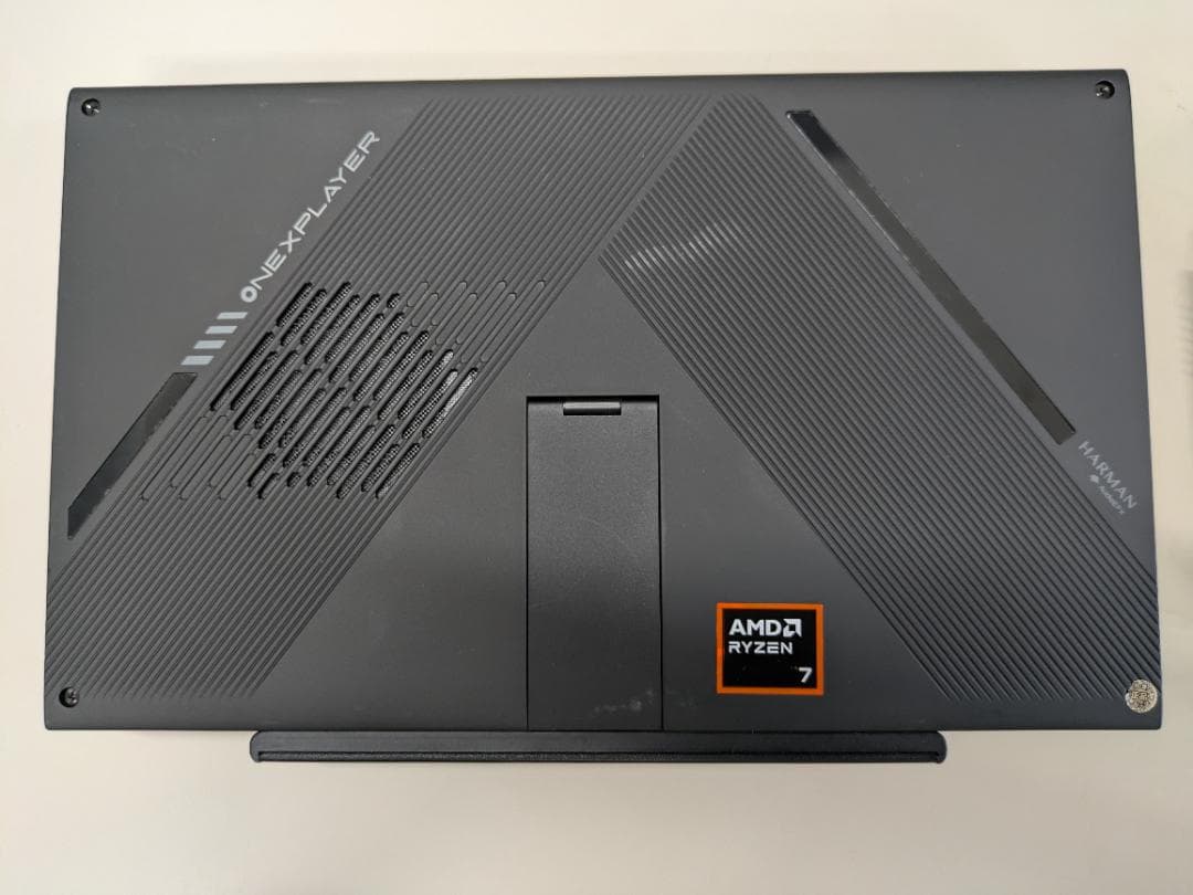 ミニPC One Xplayer X1 Mini (Ryzen7 8840U/64GB)