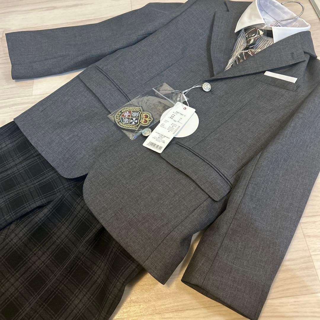 【新品未使用】 BEAMS DESIGN　スーツ4点セットゆったりサイズ130B