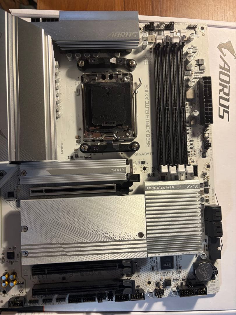 B650 AORUS ELITE AX ICE マザーボード GIGABYTE