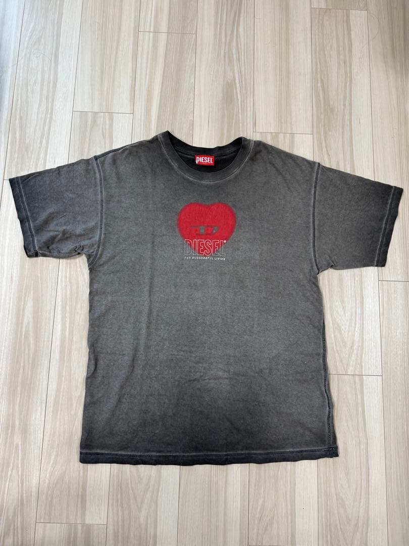 DIESEL ハート型ロゴ 半袖Tシャツ グレー