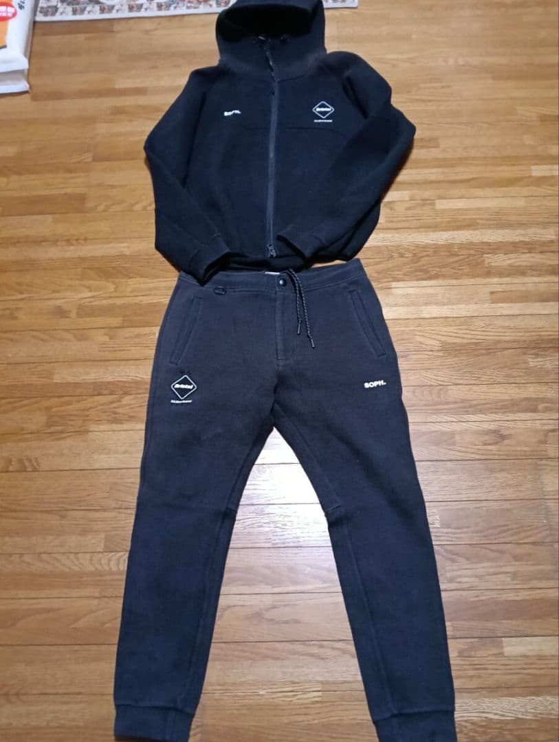 F.C.R.B.セットアップ F.C.Real Bristol 黒 上S 下M